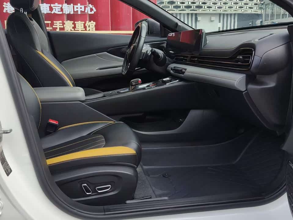 Trumpchi Shadow Leopard