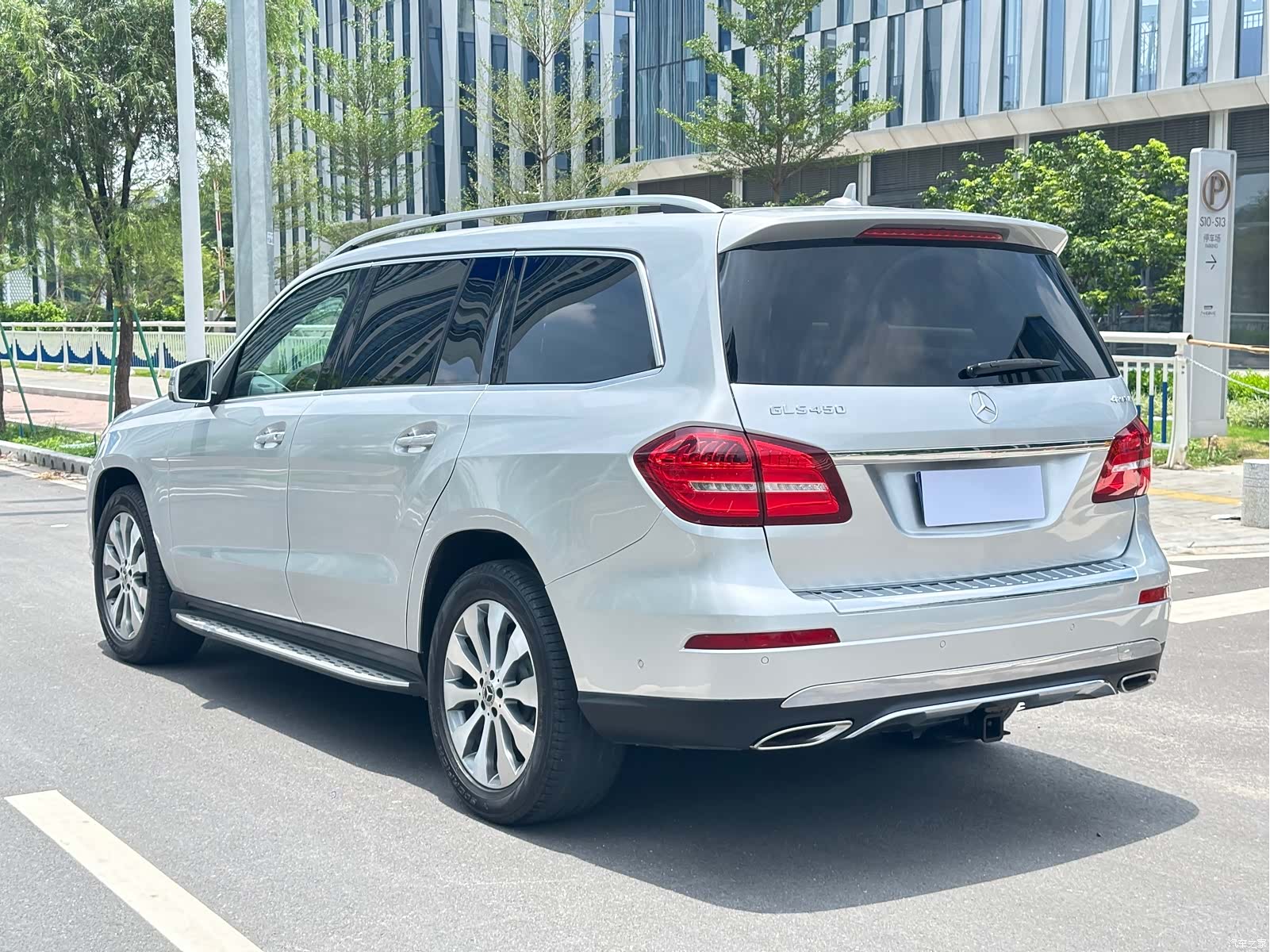 Mercedes-Benz GLS, 2018 6