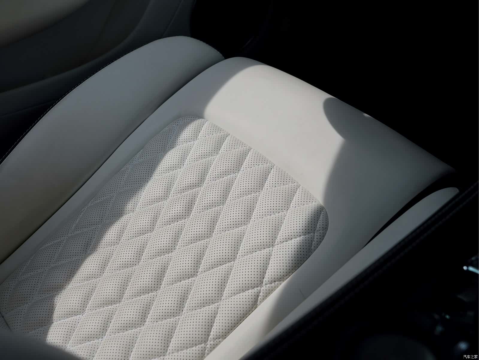 Bentley Continental GT, 2013 32