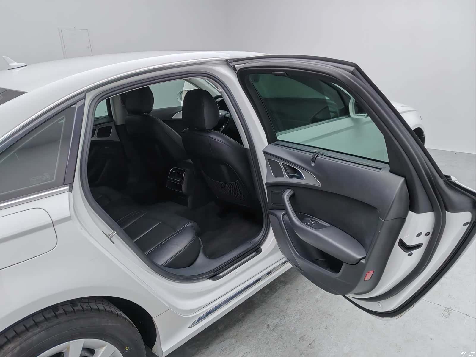 Audi A6L, 2016 13