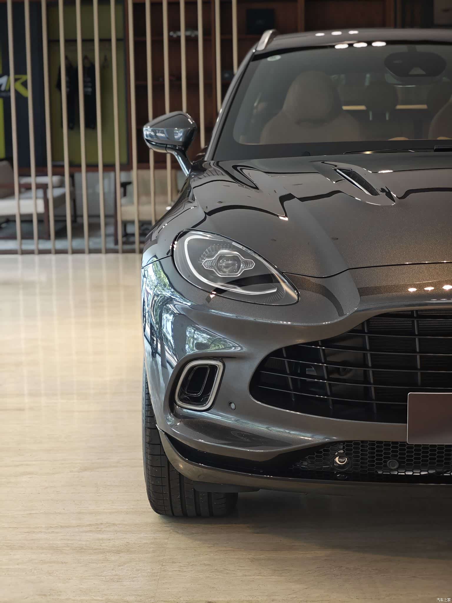 Aston Martin DBX, 2024 10