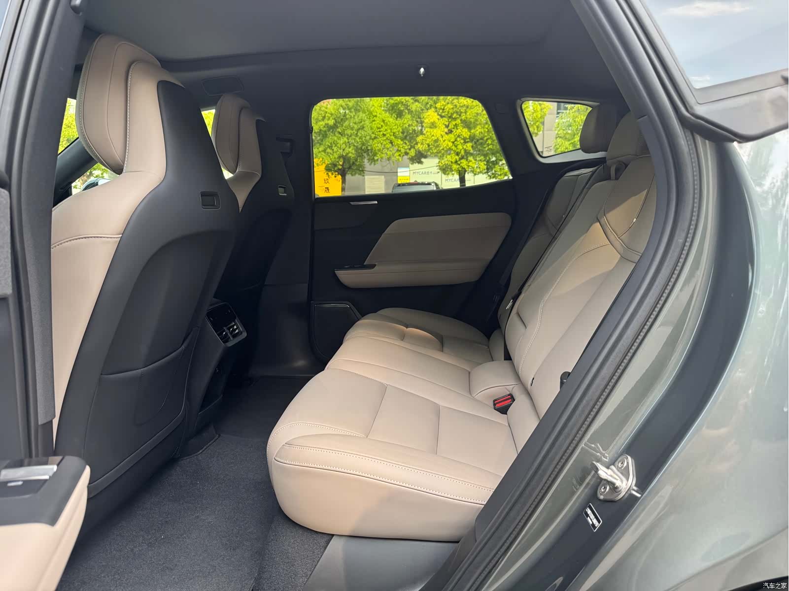 Volvo XC70, 2025 8