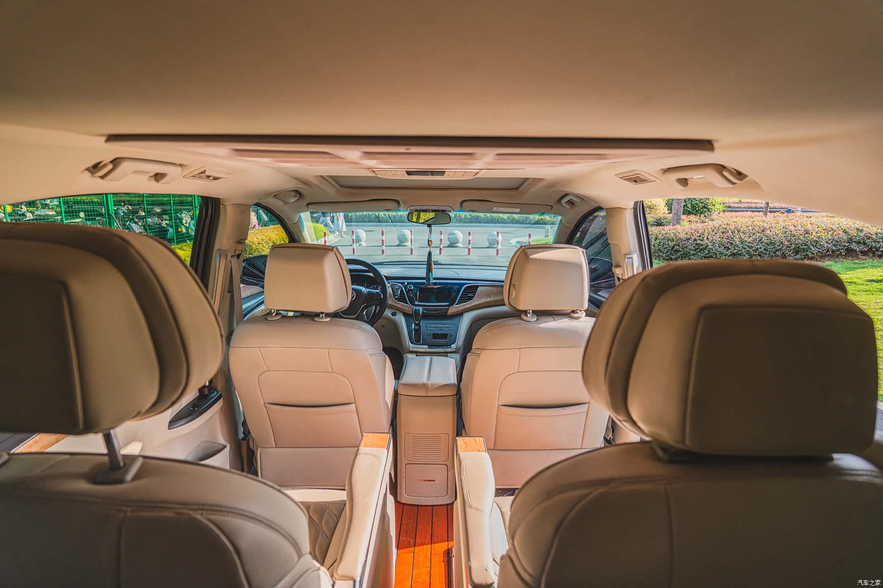 Buick GL8, 2016 12