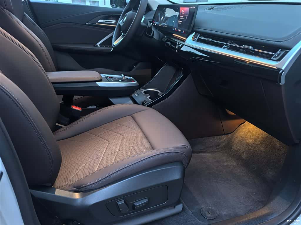 BMW iX1, 2025 22