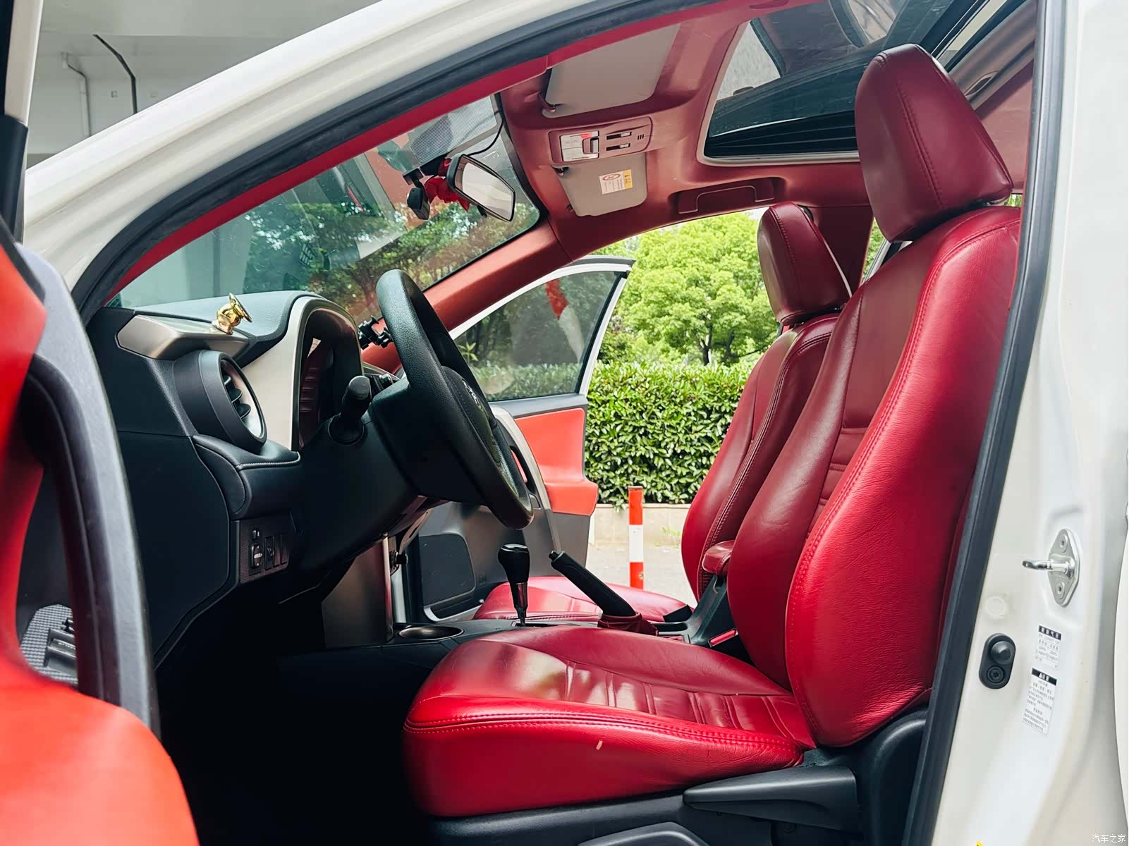 Toyota RAV4, 2014 4