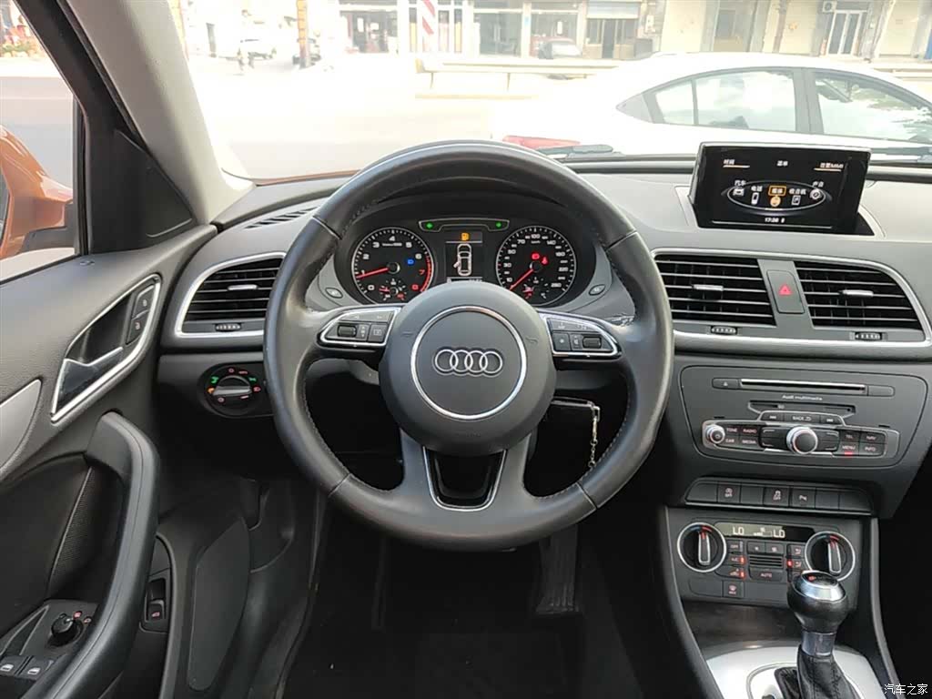 Audi Q3, 2017 11