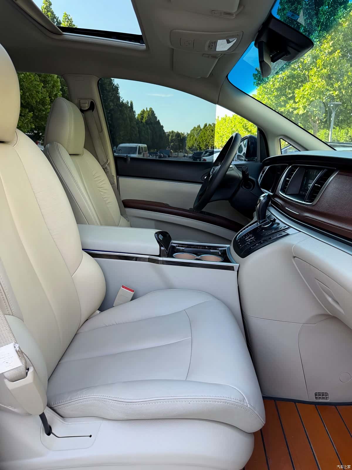 Buick GL8, 2017 10
