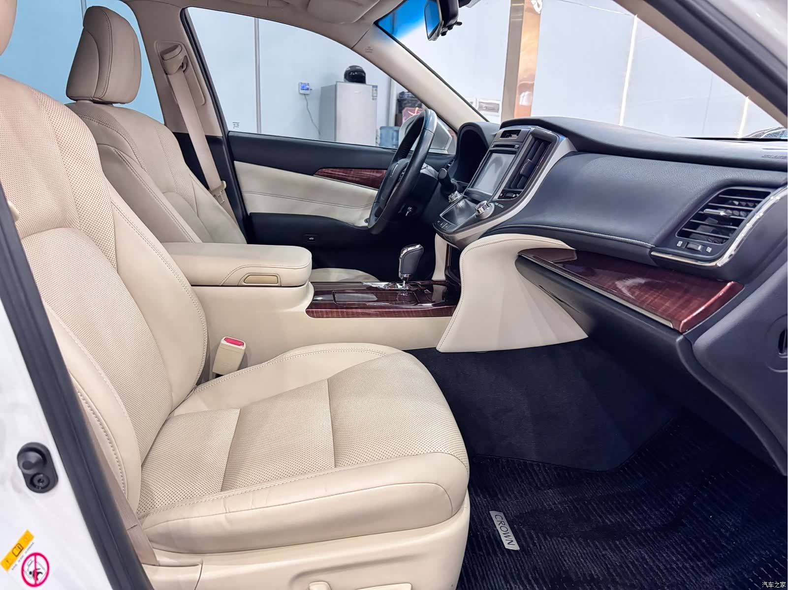 Toyota Crown, 2016 14