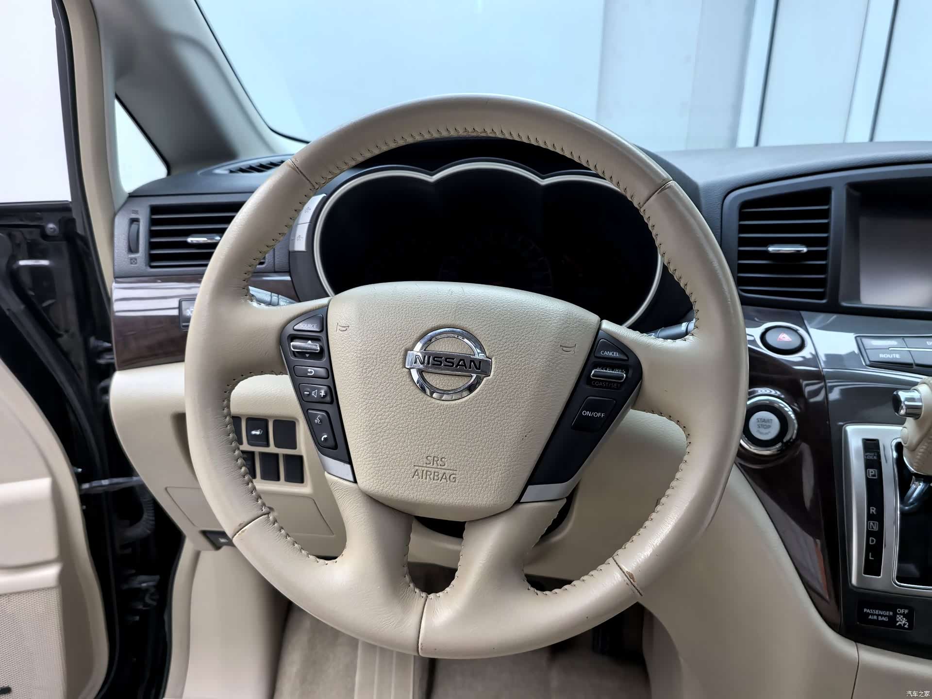 Nissan SL, 2016 все фото