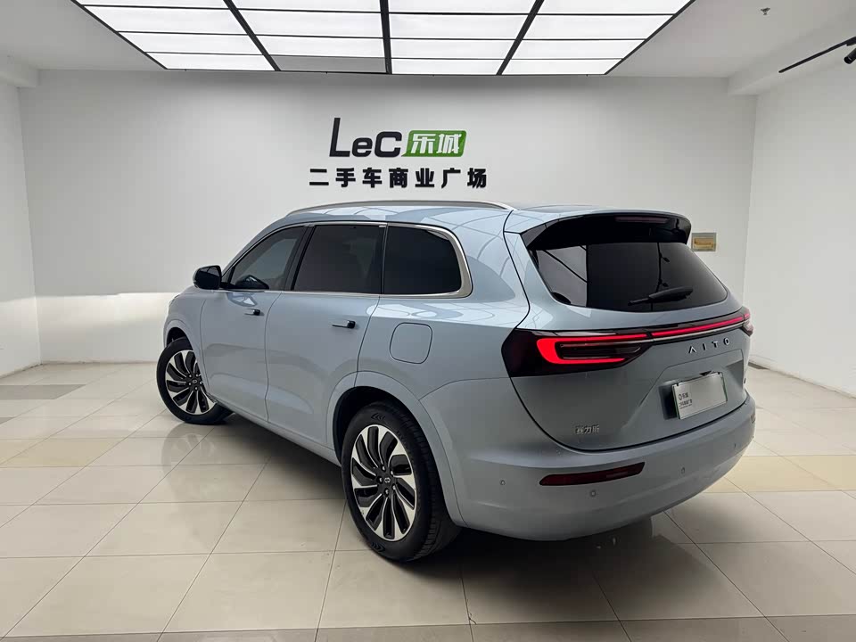 AITO Ask the world M7