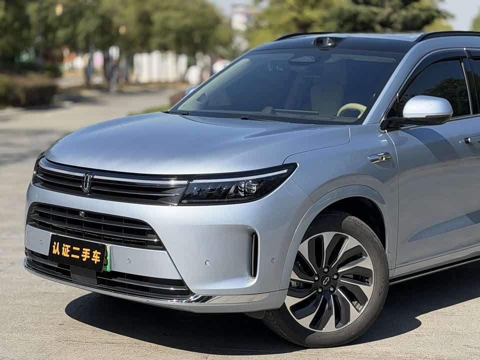 AITO Ask the world M7