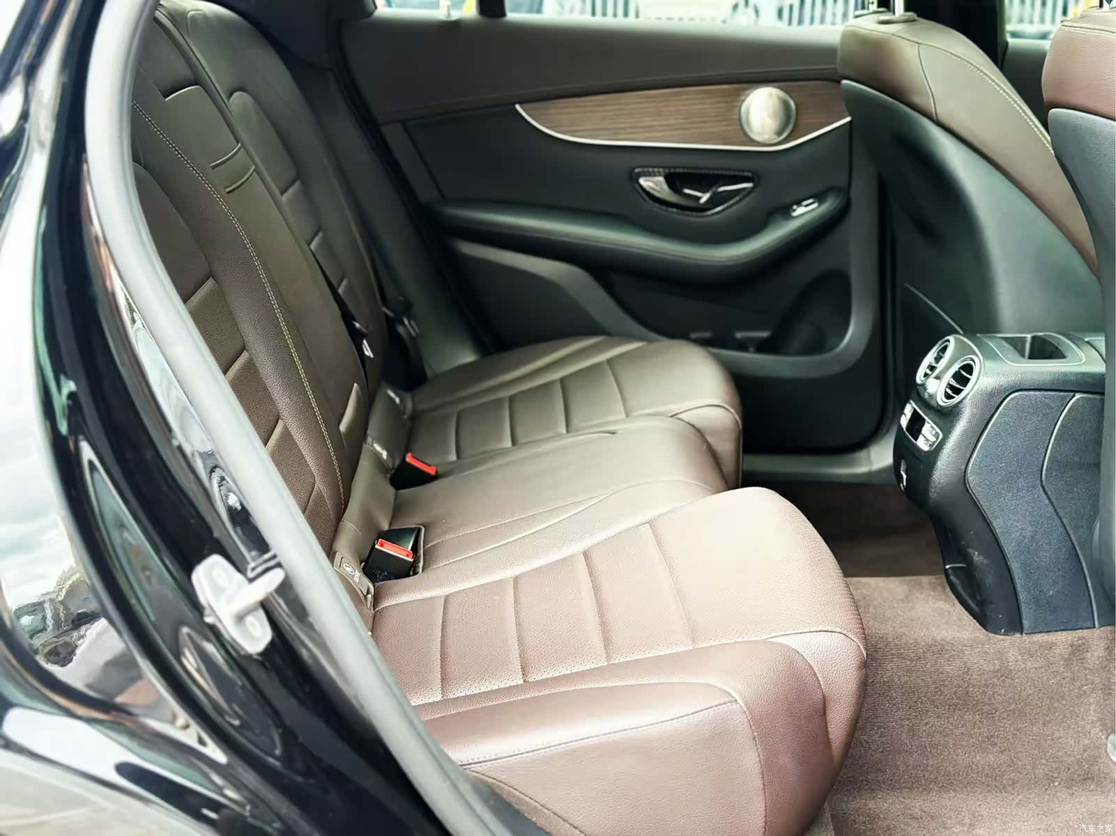 Mercedes-Benz GLC, 2022 10