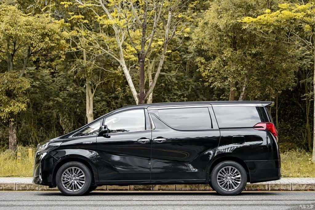 Toyota Alphard, 2019 3