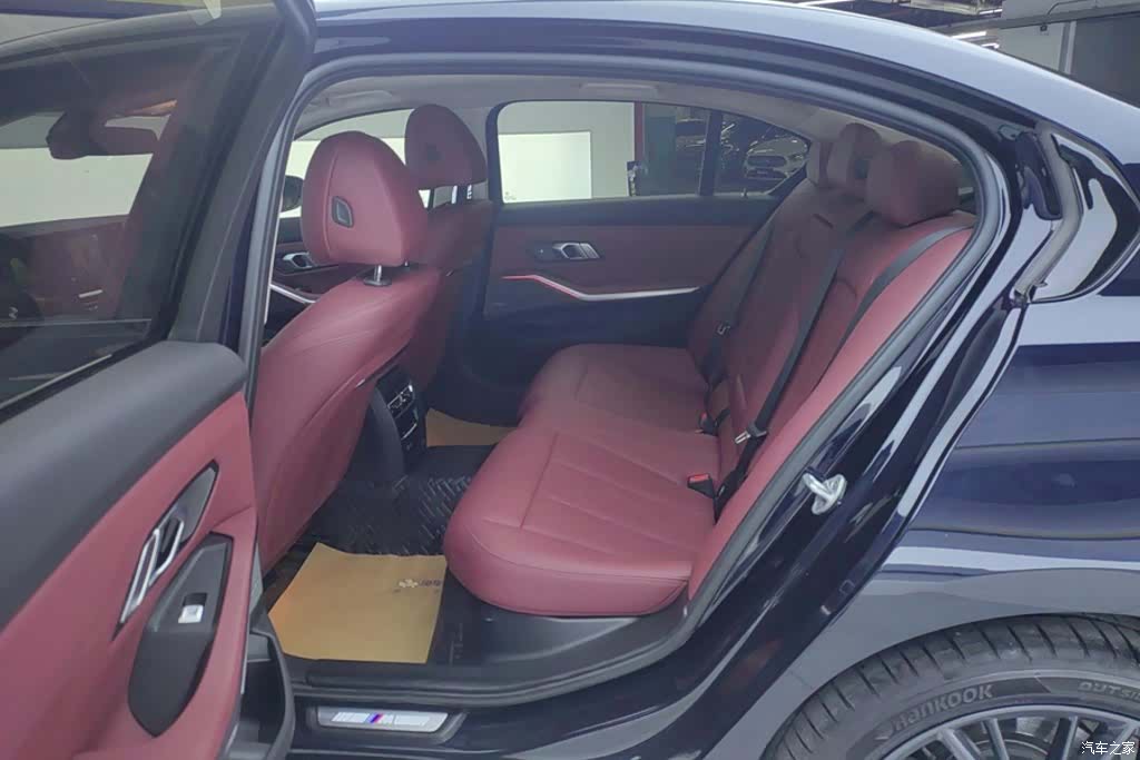 BMW 3 Series, 2024 11