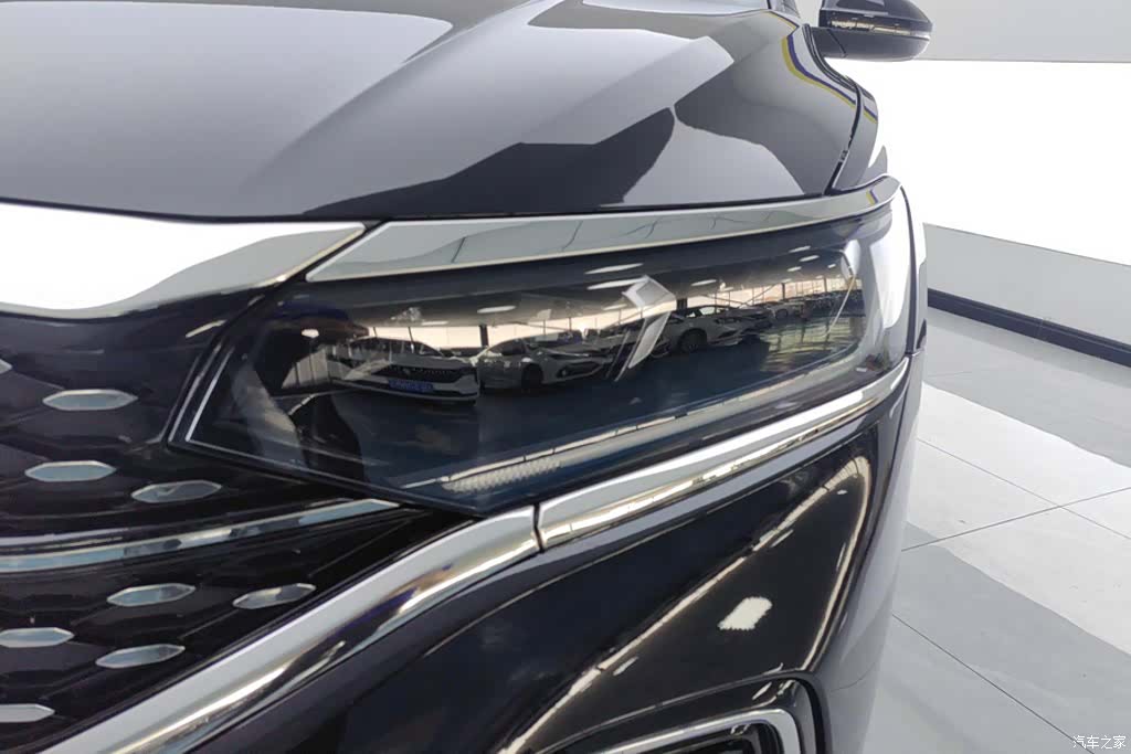 Volkswagen Passat, 2023 все фото