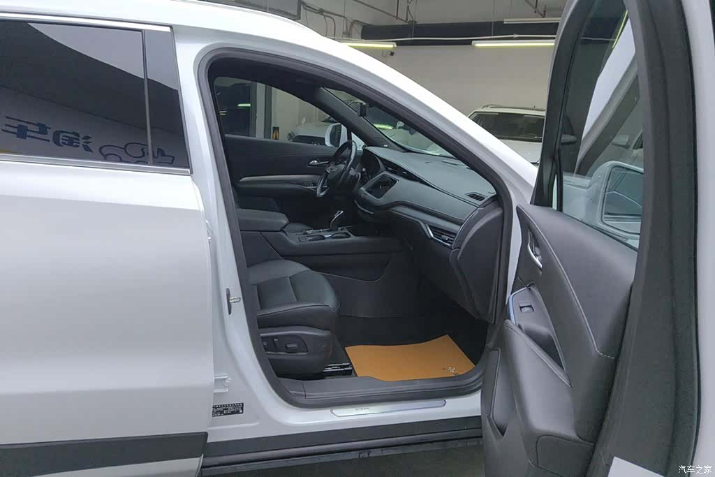 Cadillac XT4, 2020 8