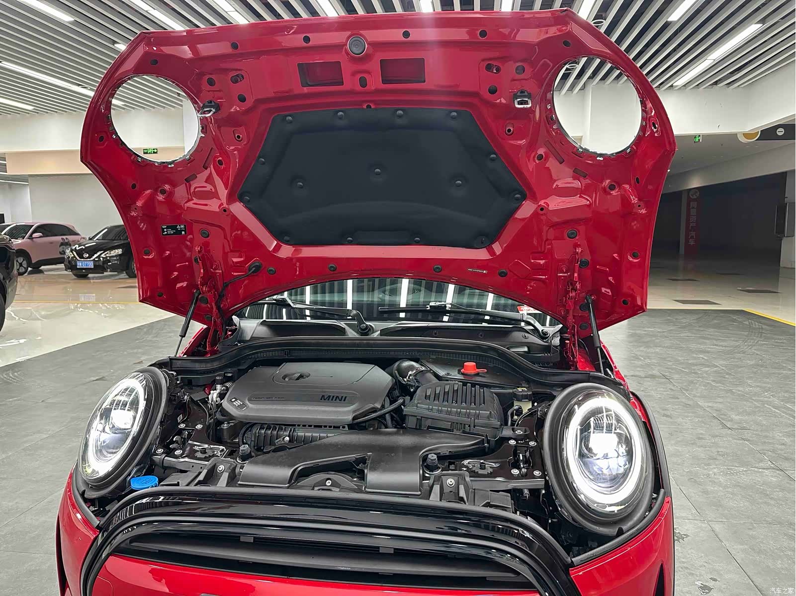 Mini ONE, 2021 18