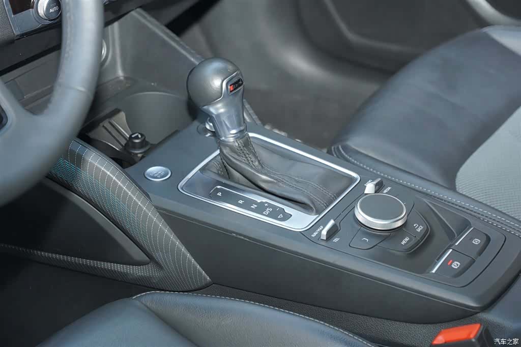 Audi Q2L, 2020 14