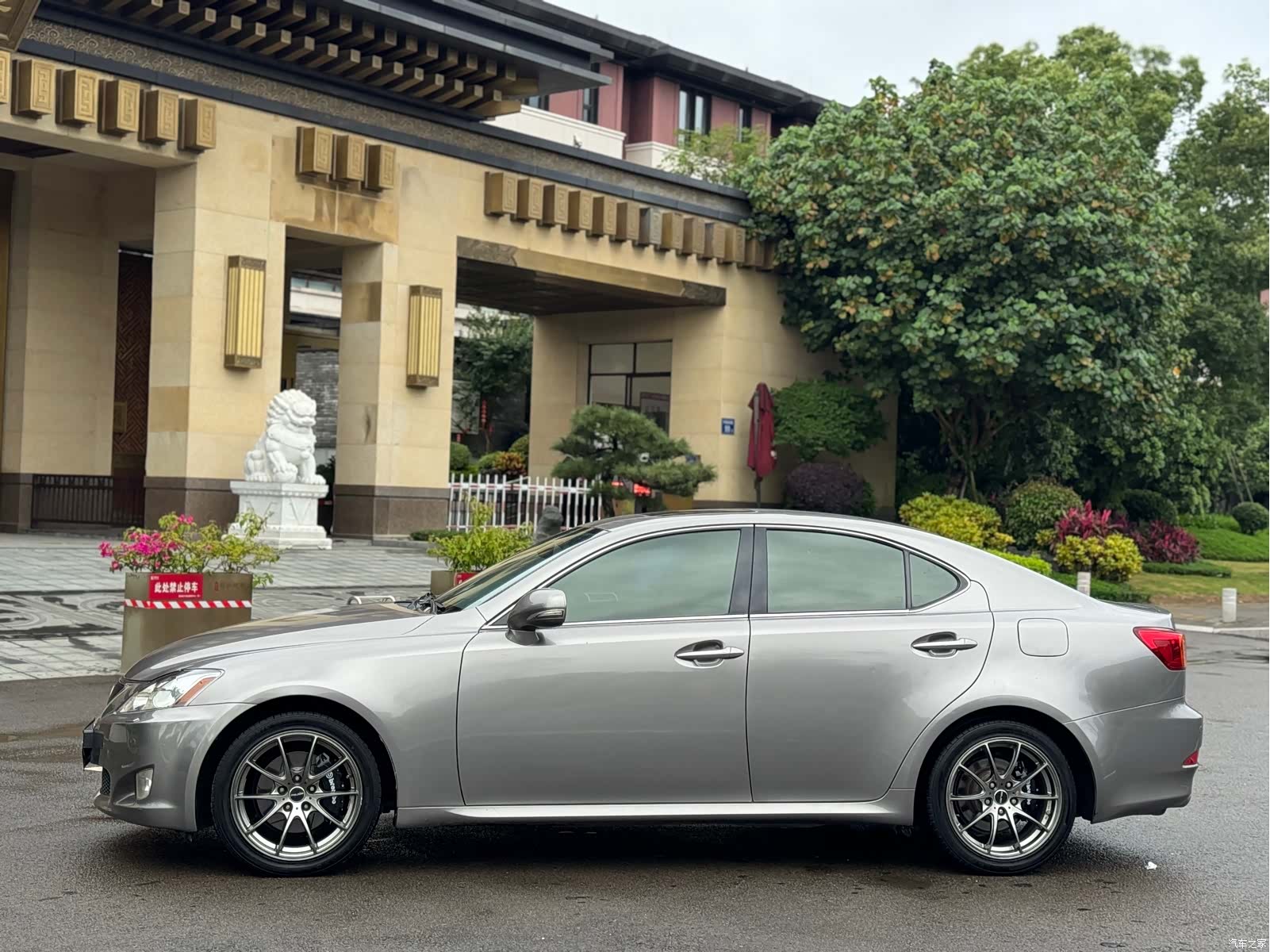 Lexus IS, 2009 13
