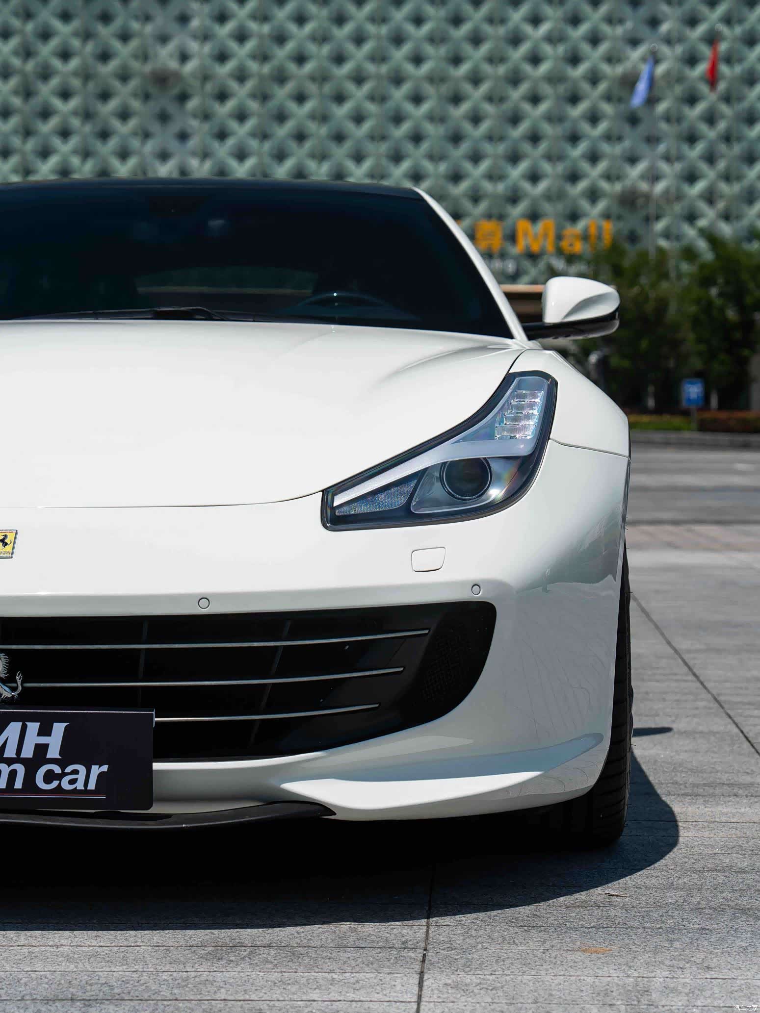 Ferrari GTC4Lus, 2017 3