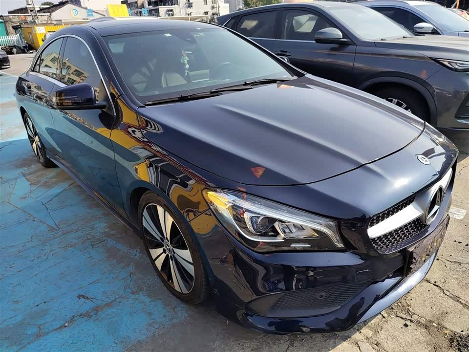 Mercedes-Benz CLA
