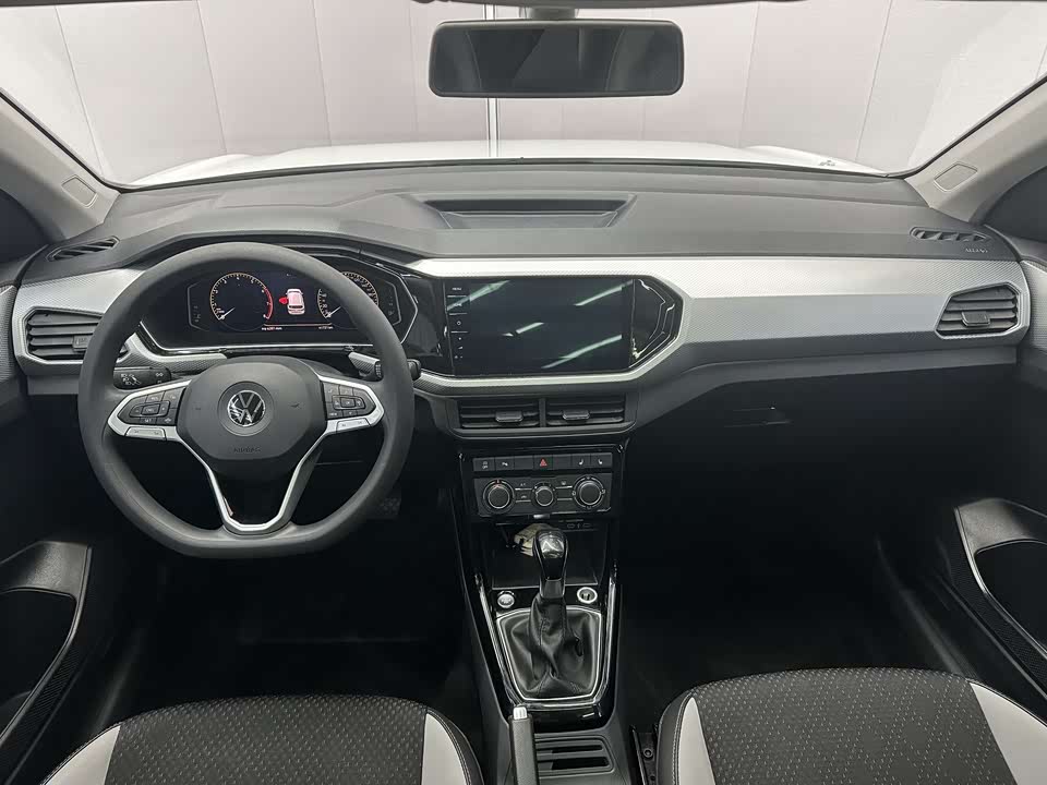 Volkswagen Exploring the shadow