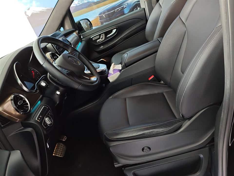 Mercedes-Benz V-class