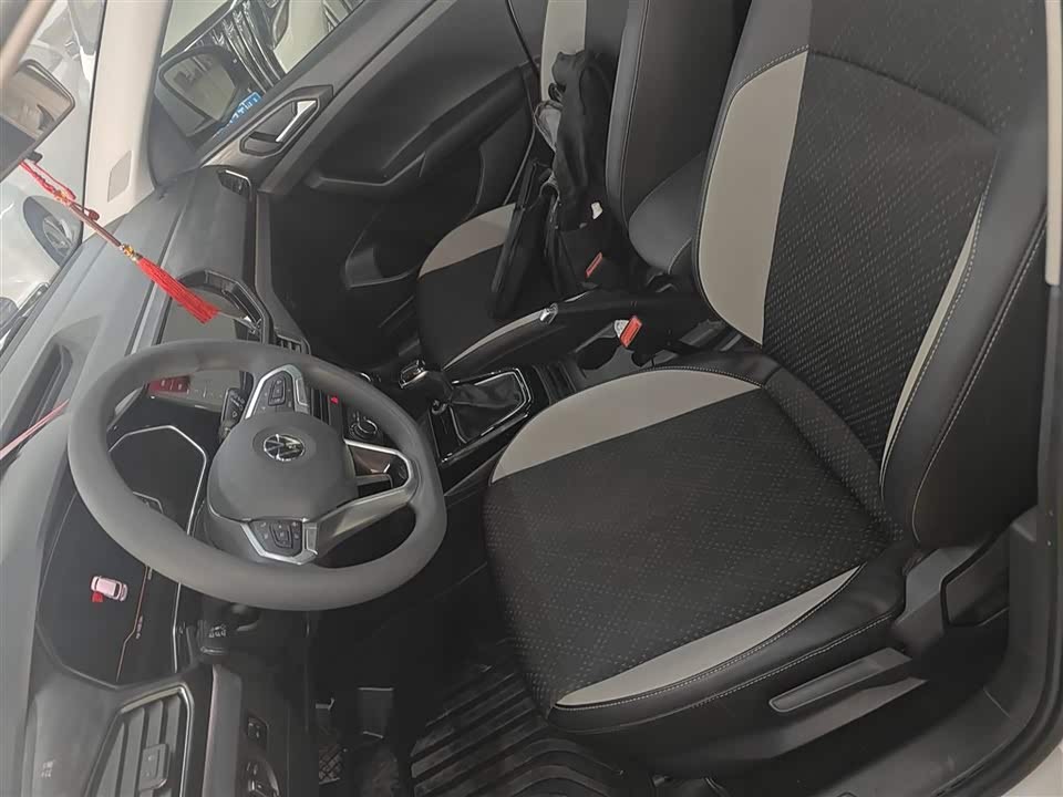 Volkswagen Exploring the shadow