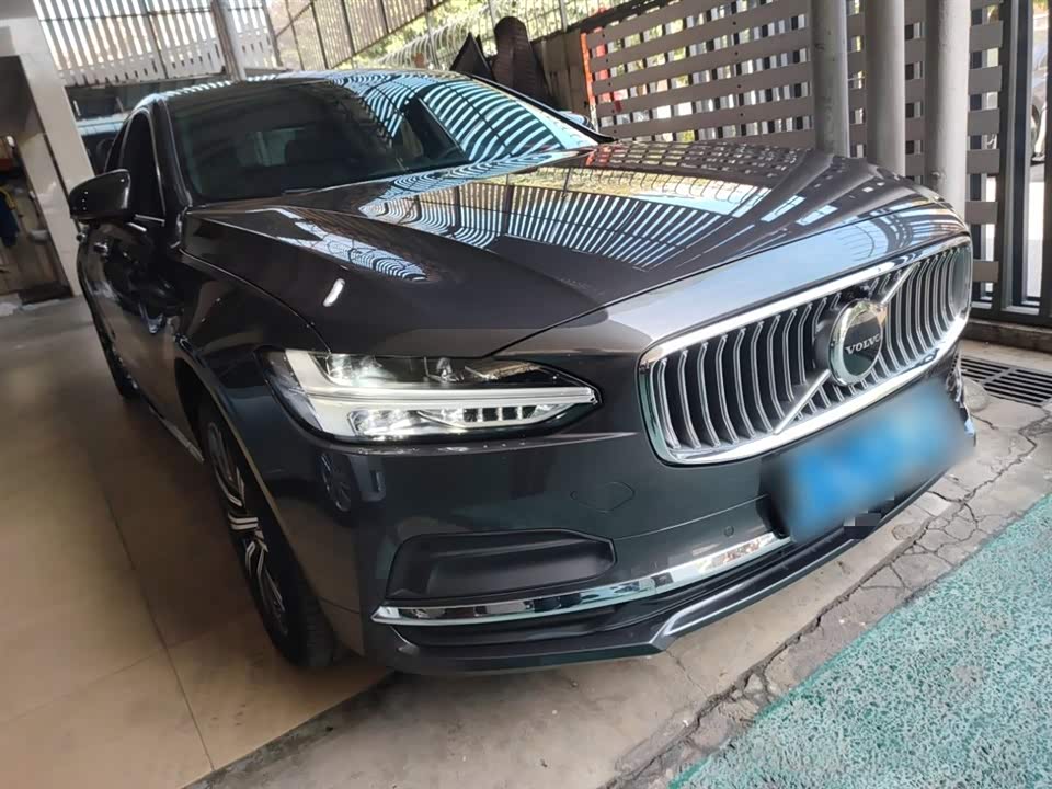 Volvo S90