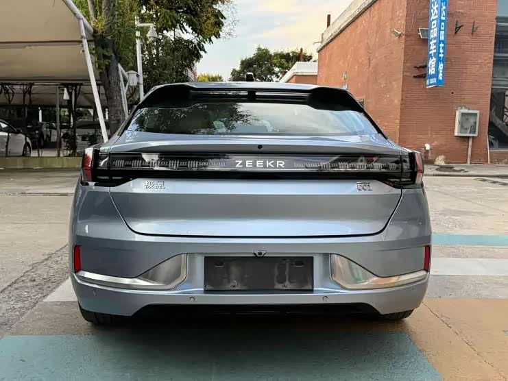 Zeekr 001