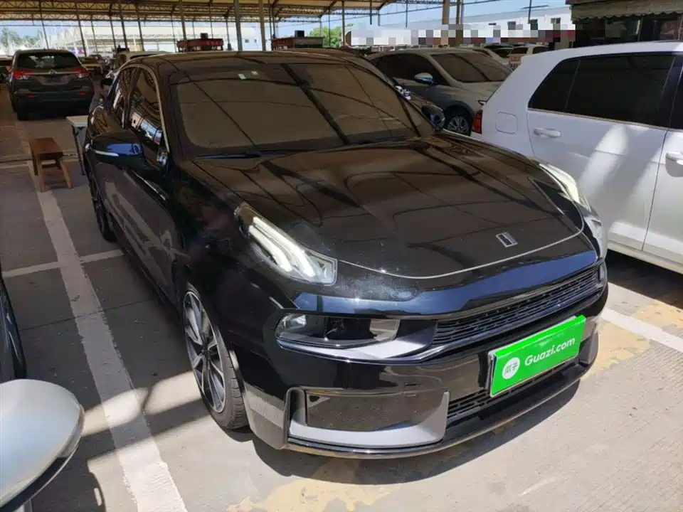 Lynk & Co 03