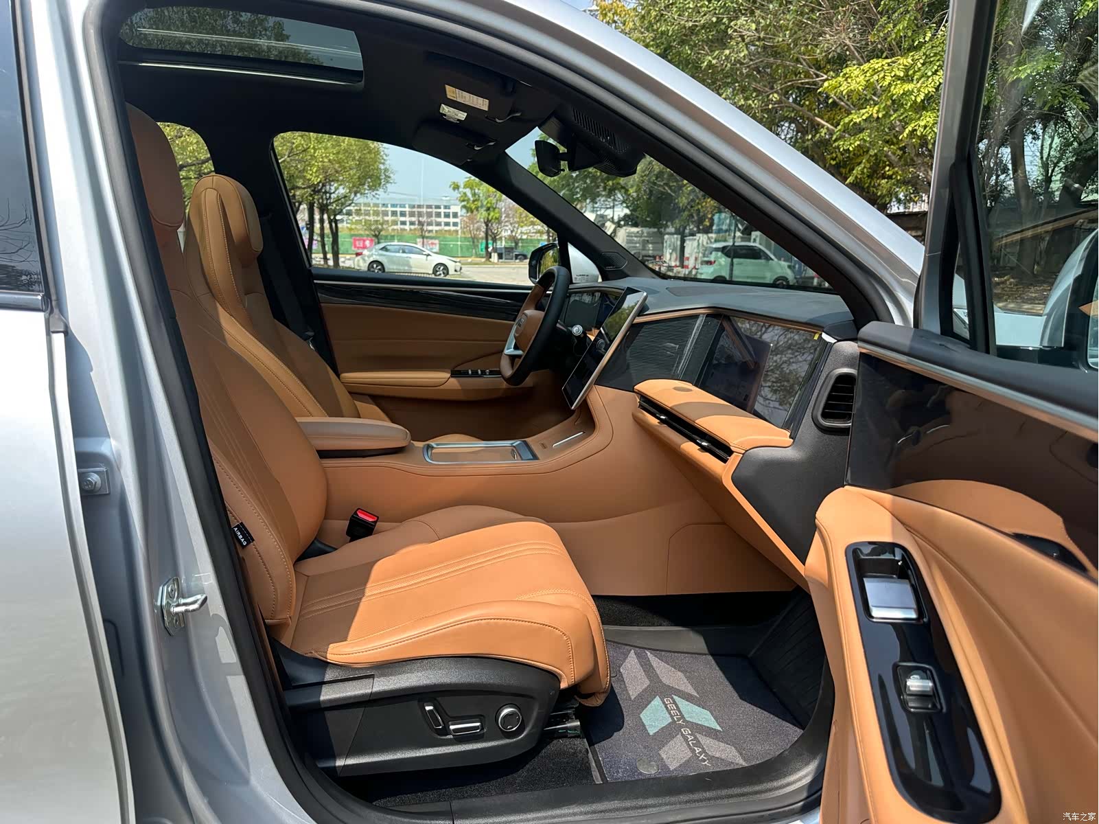 Geely Galaxy L7, 2025 31