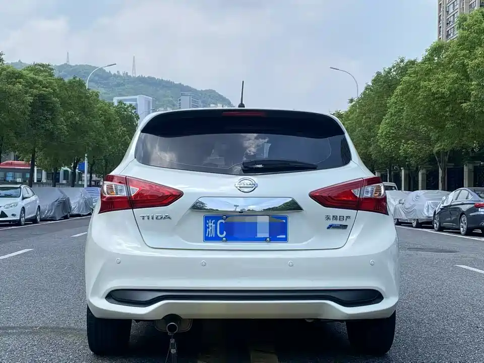 Nissan TIIDA