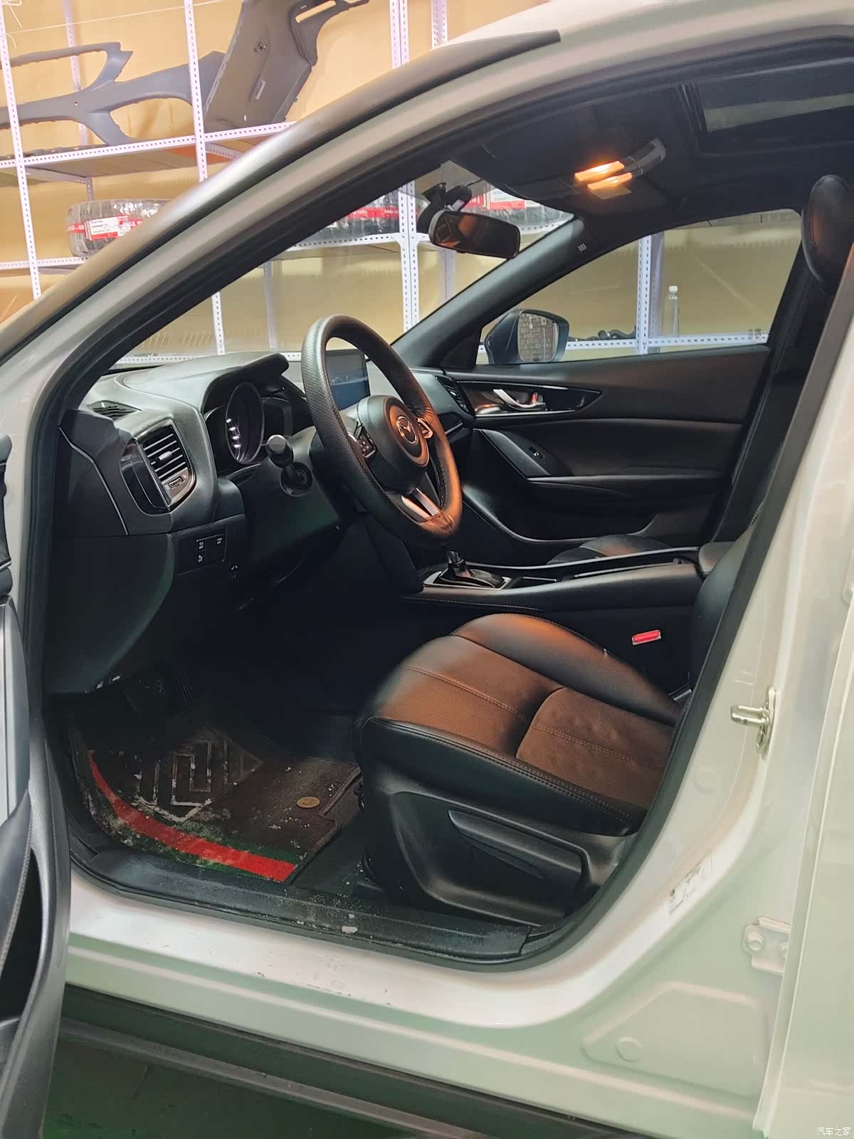 Mazda CX-4, 2023 10