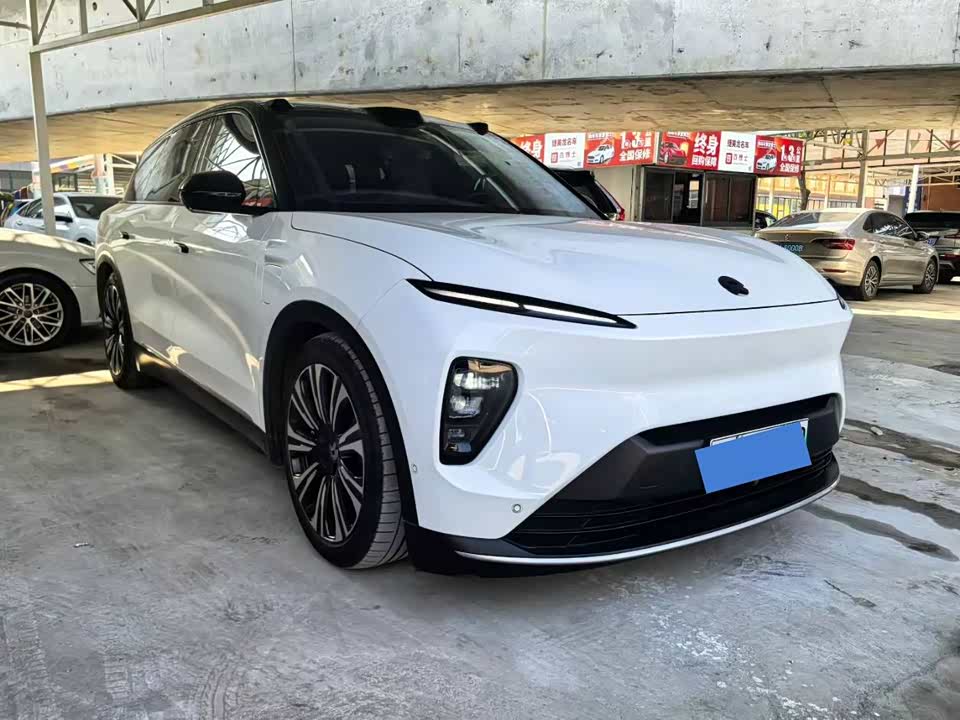 NIO ES8