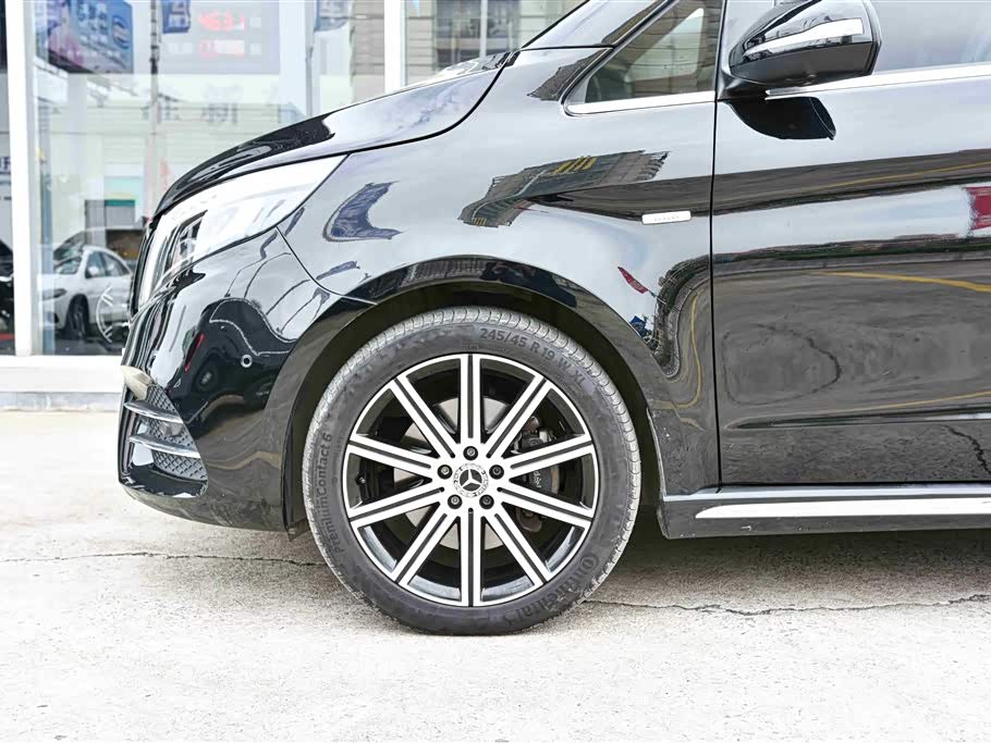 Mercedes-Benz V-class