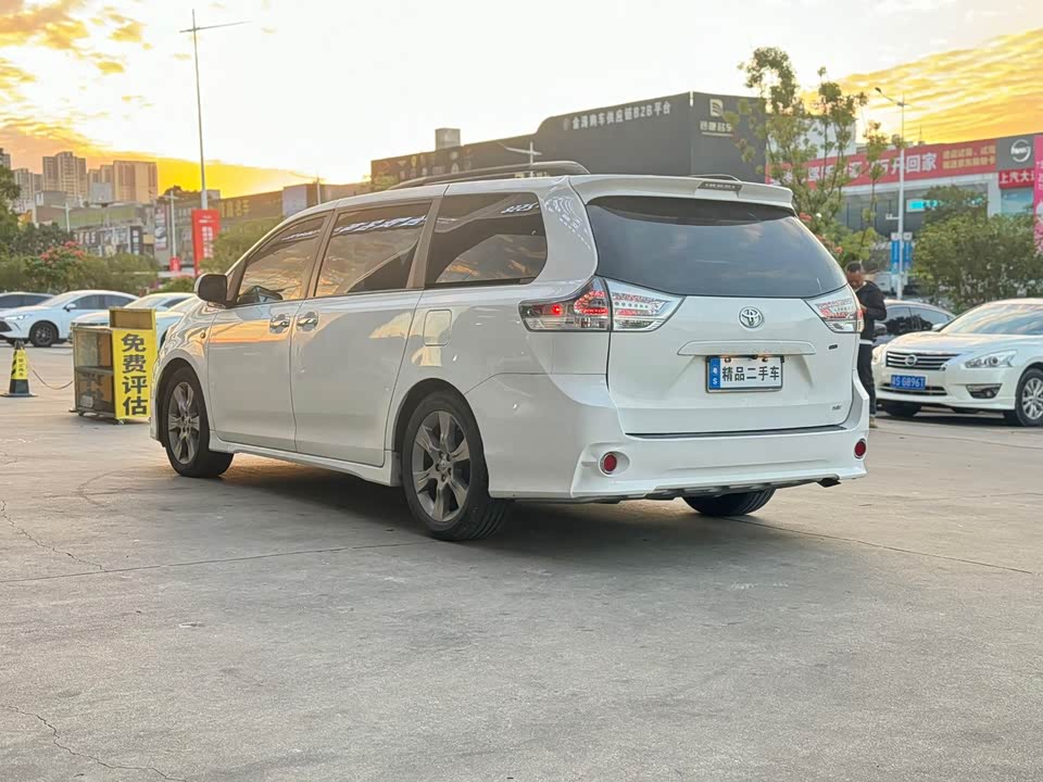 Toyota SIENNA
