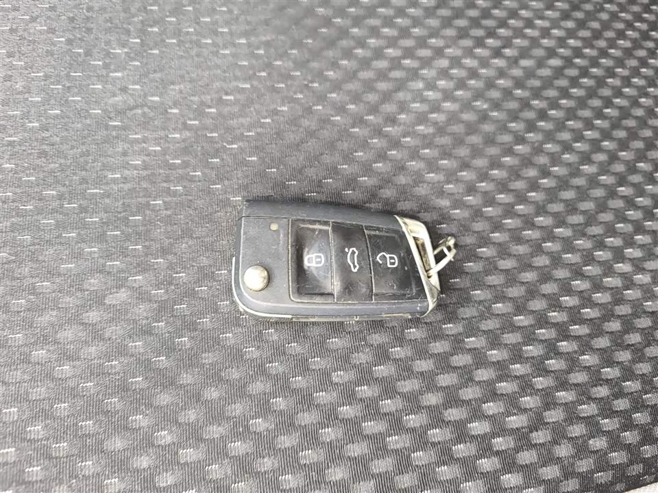 Volkswagen Exploring the shadow