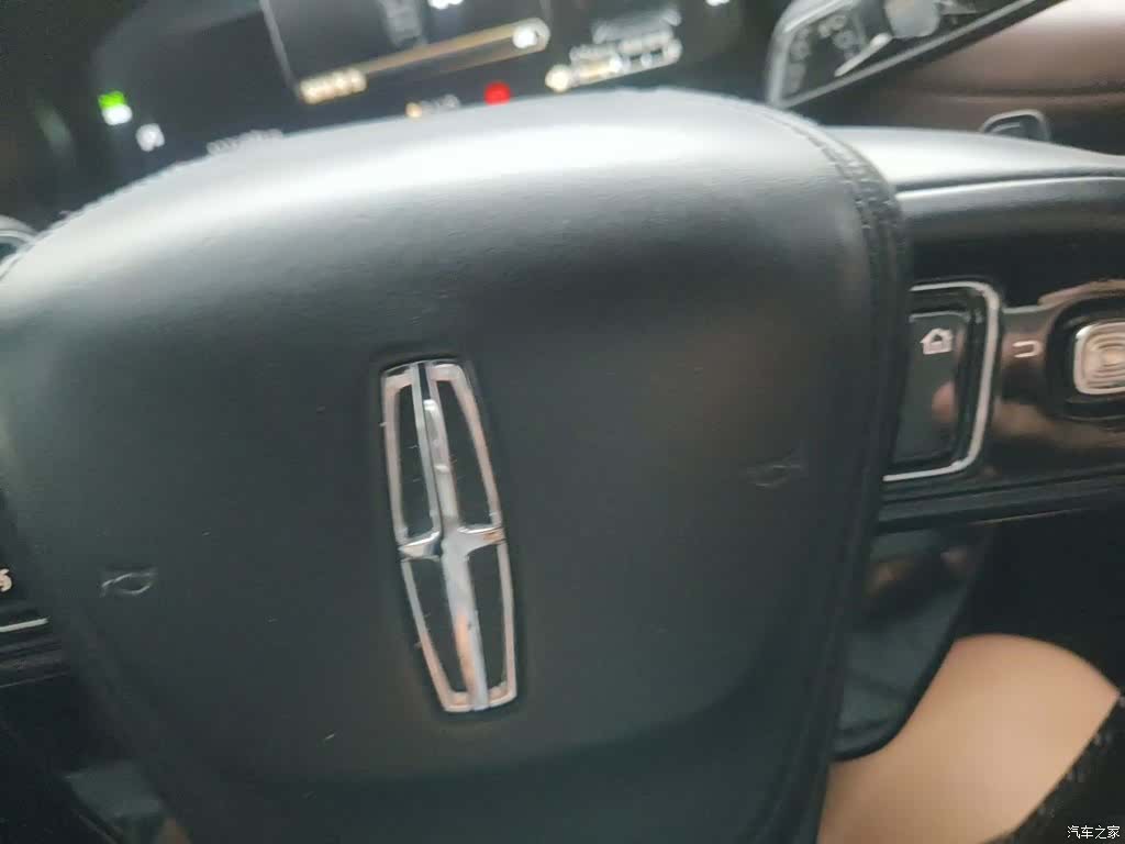 Lincoln Aviator, 2022 9