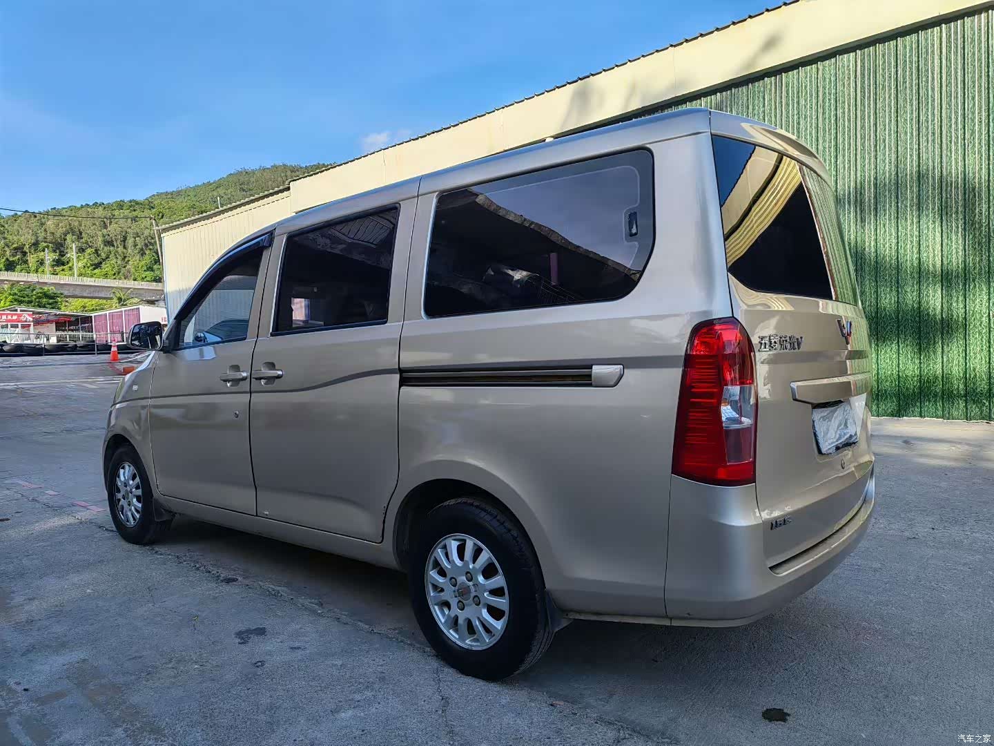 Wuling V, 2016 2