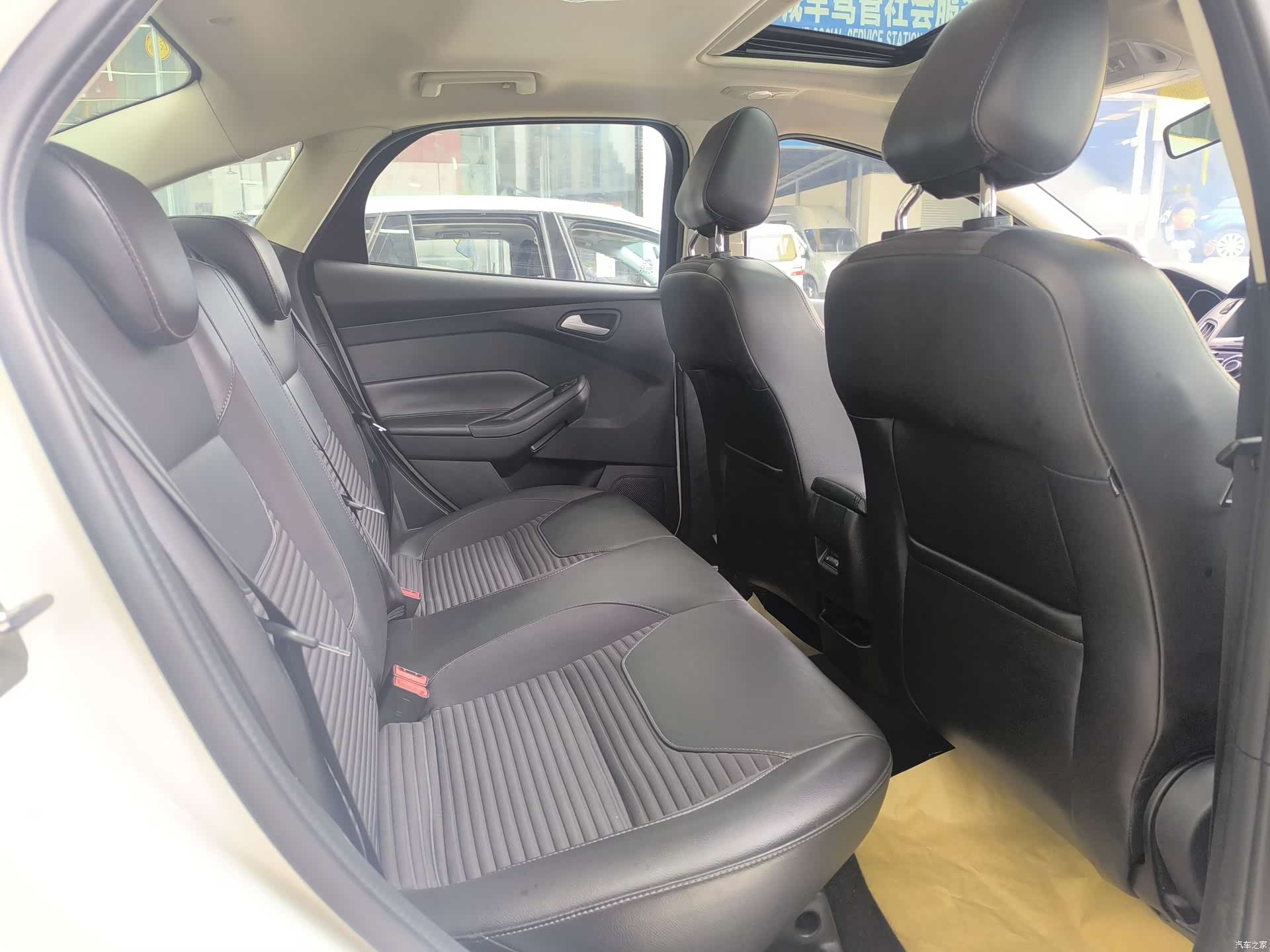 Ford Focus, 2018 7