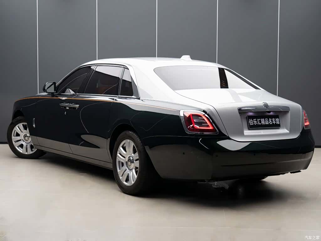 Rolls-Royce Ghost, 2022 4