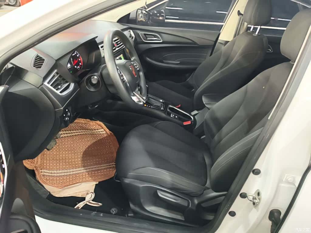 Roewe i5, 2019 15