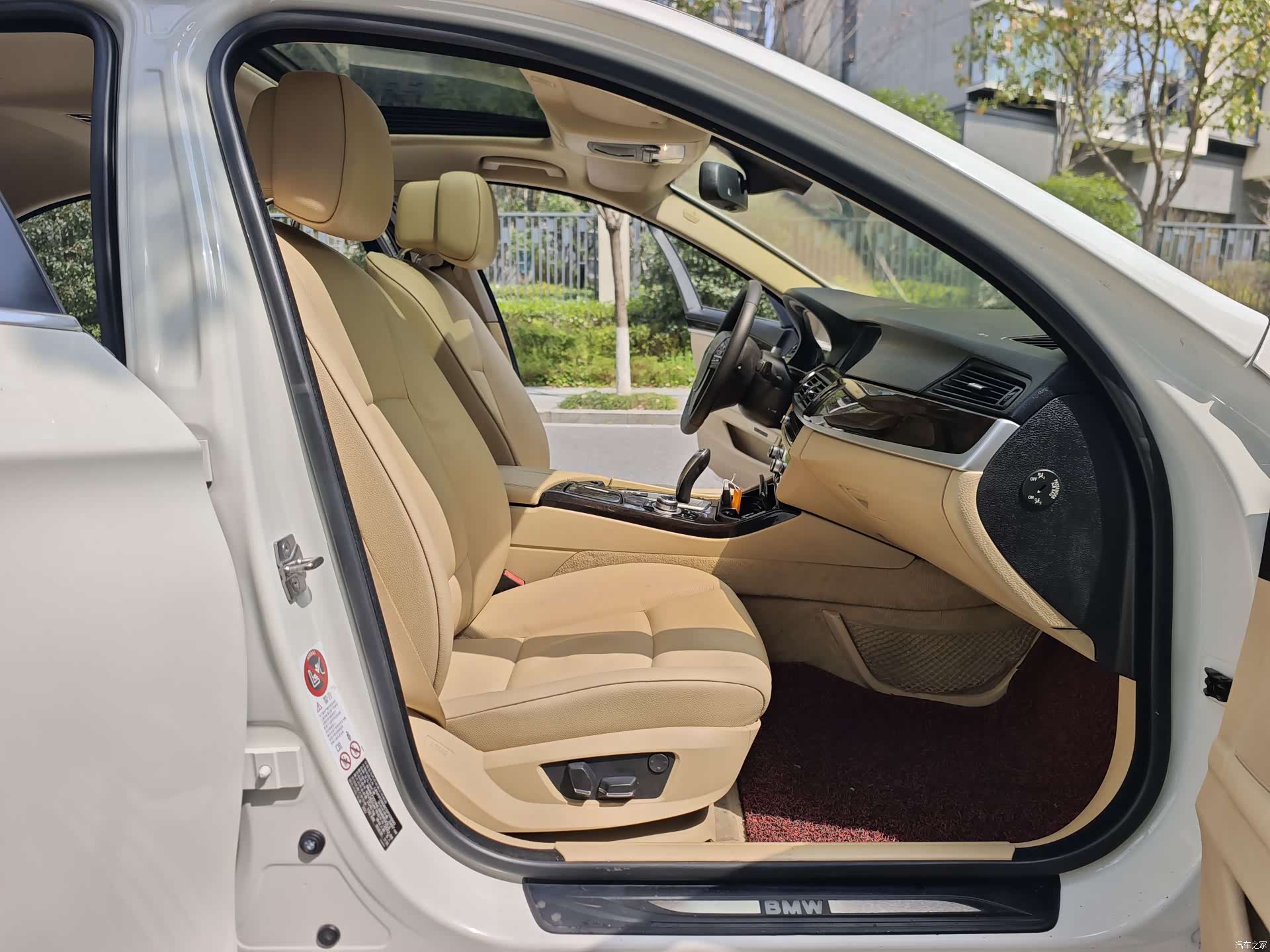 BMW 5 Series, 2012 15