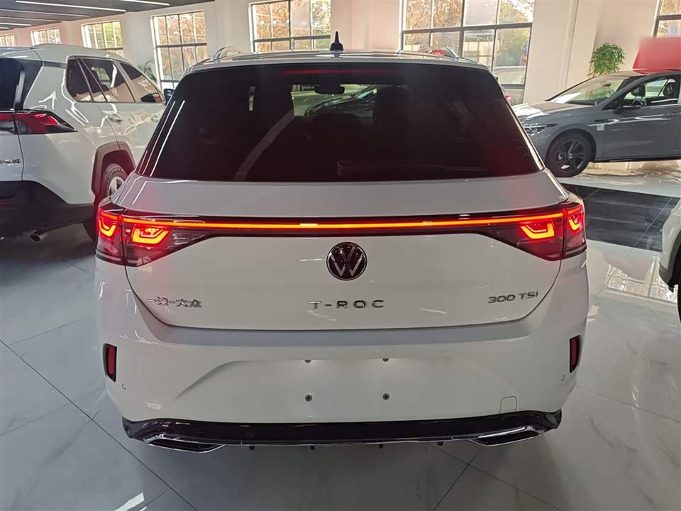 Volkswagen T-ROC exploring Songs