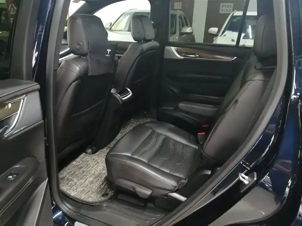 Cadillac XT6
