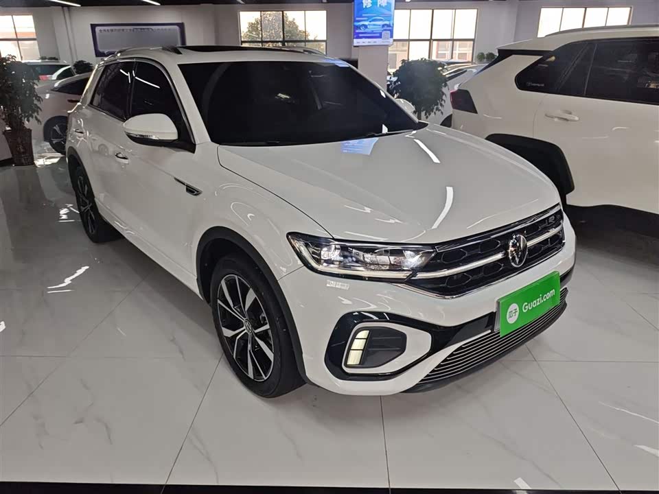 Volkswagen T-ROC exploring Songs