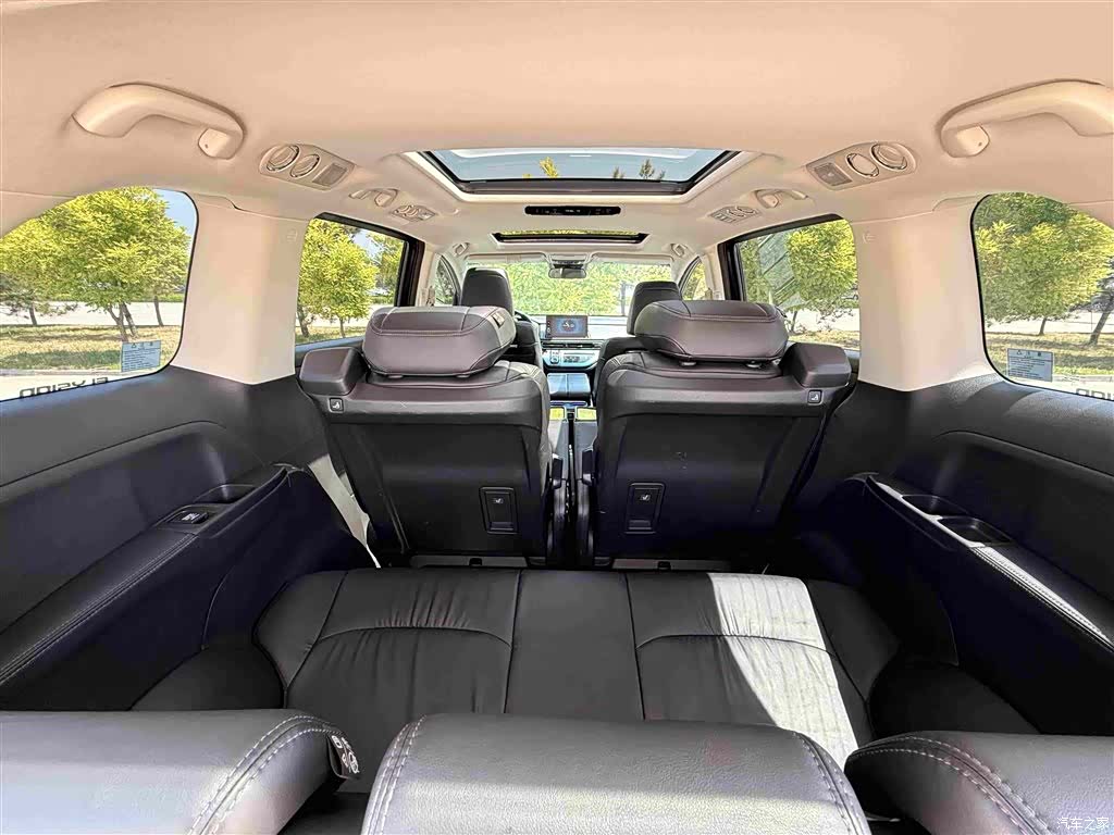 Honda Elysion, 2024 32