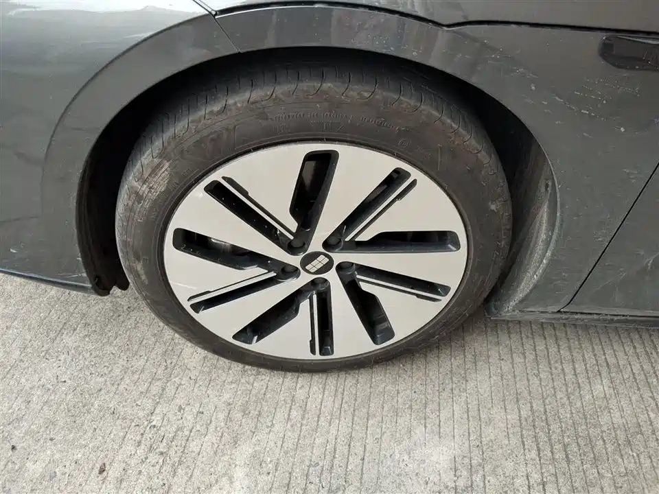 Geely Galaxy Galaxy E8