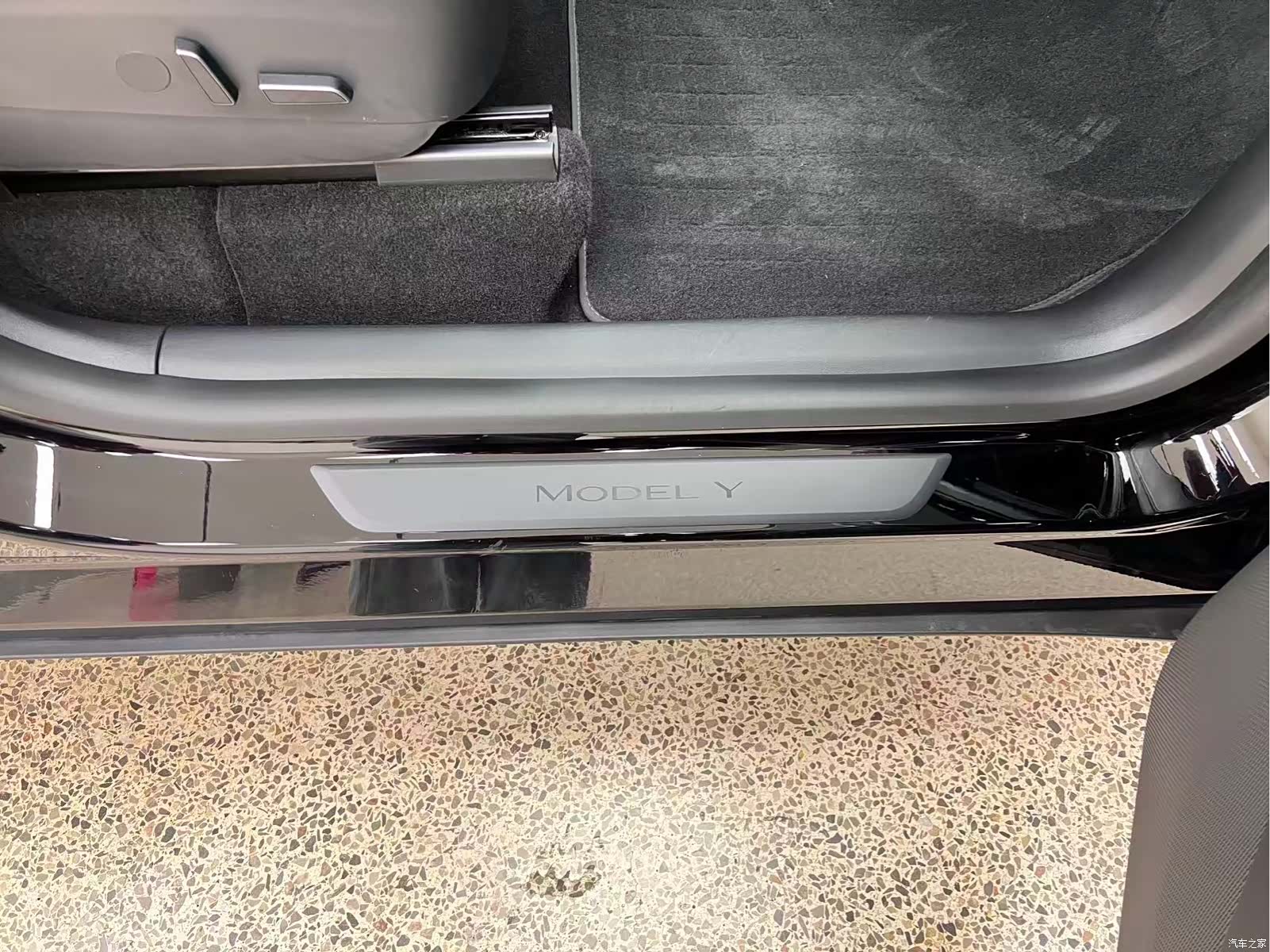 Tesla Model Y, 2022 15